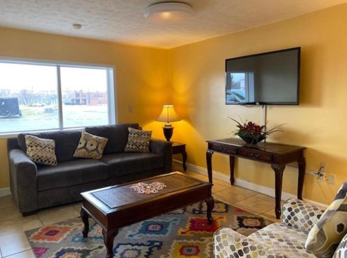 Travelodge By Wyndham Sellersburg Extérieur photo
