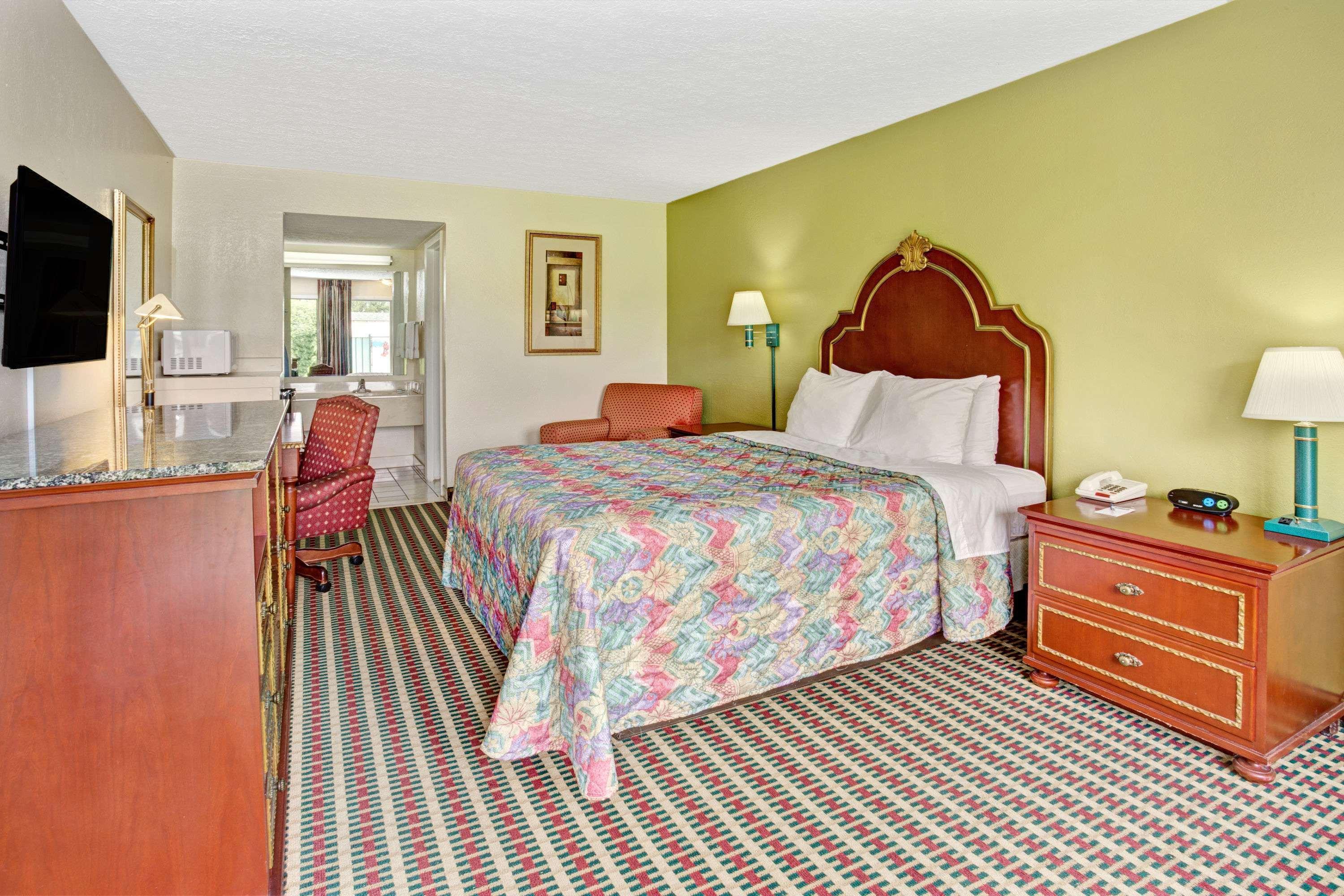 Travelodge By Wyndham Sellersburg Extérieur photo