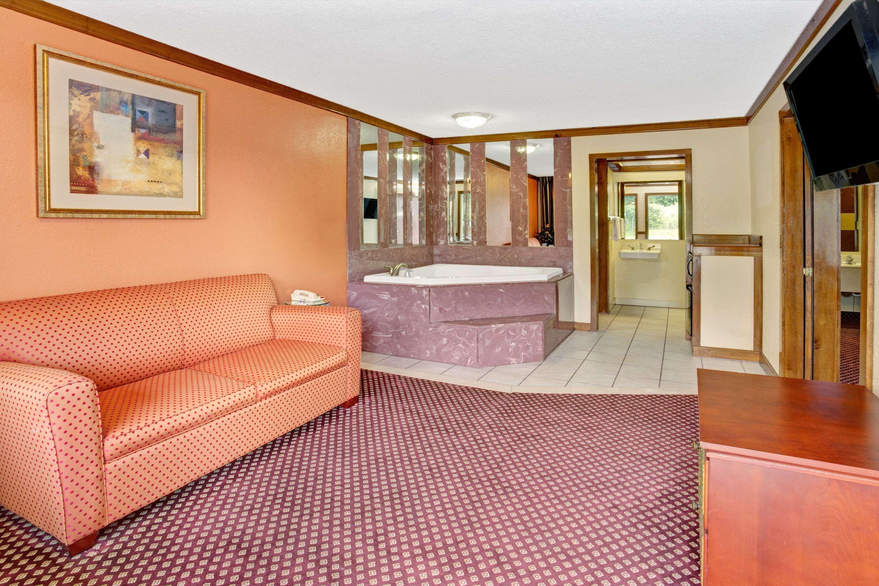 Travelodge By Wyndham Sellersburg Extérieur photo