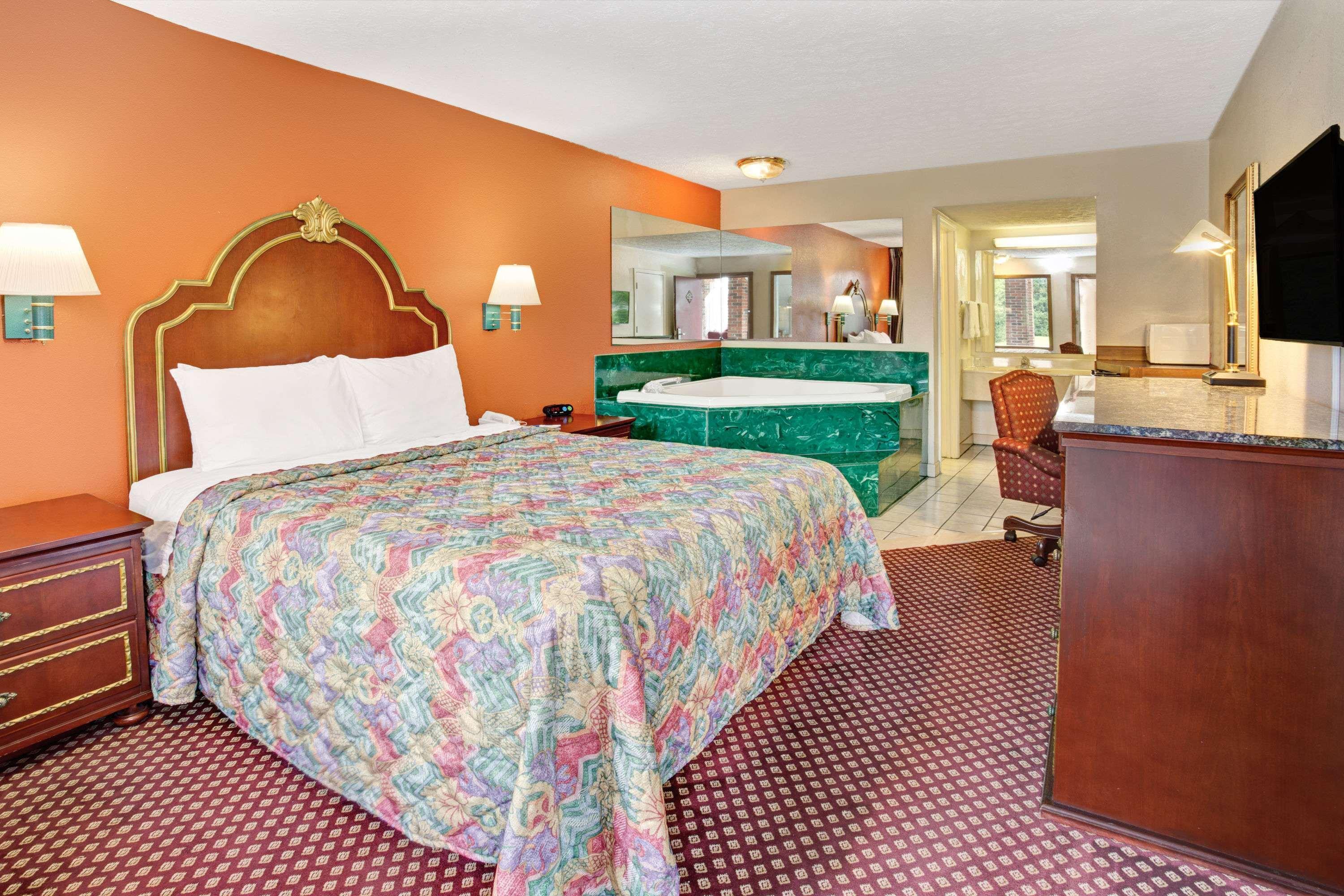 Travelodge By Wyndham Sellersburg Extérieur photo