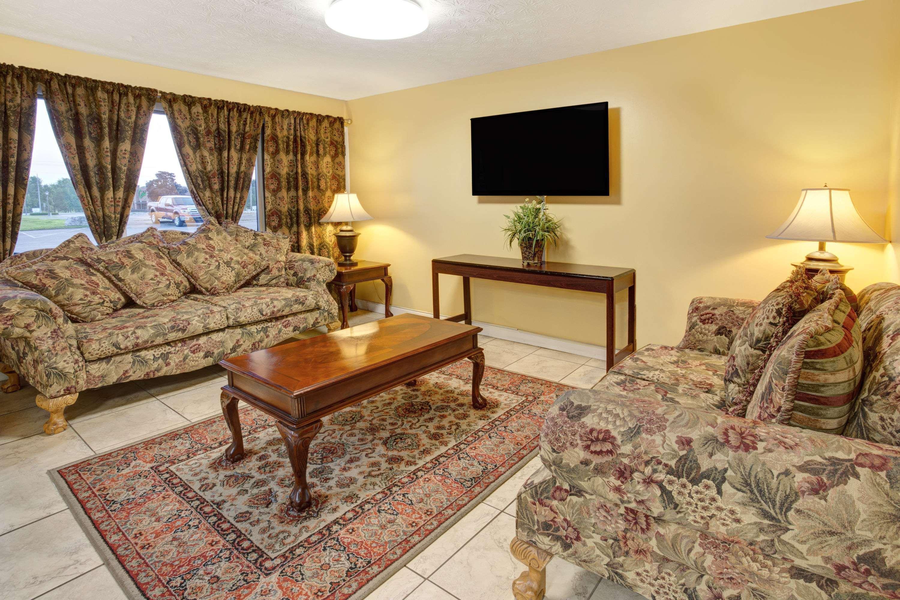 Travelodge By Wyndham Sellersburg Extérieur photo